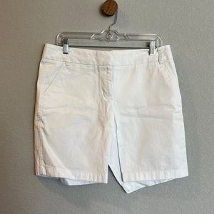 J.Crew. 8. Like new. White chino shorts.